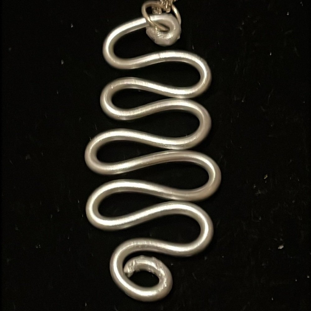 Elegant Silver Wave Hand Design Necklace - Picture 13 of 17